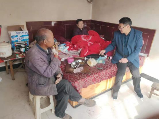 平?jīng)鲢垂鹃_展“踐行初心使命，助推脫貧攻堅”主題黨日活動(圖6)