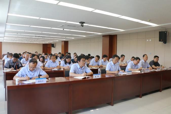 市政府國資委黨委委員、副主任邊疆到泓源公司講黨課(圖3)